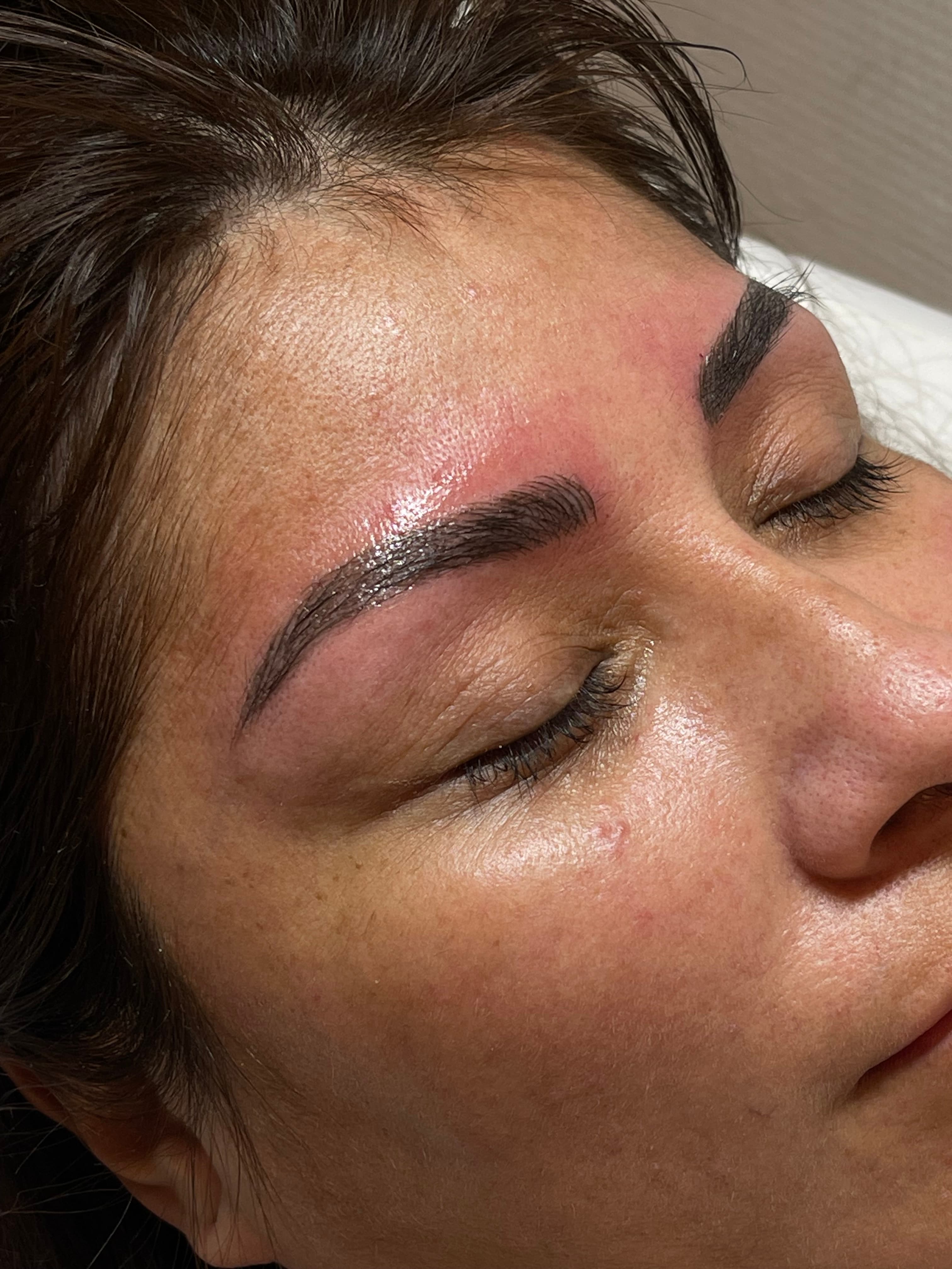Microblading Ergebnis – präzise Formgebung