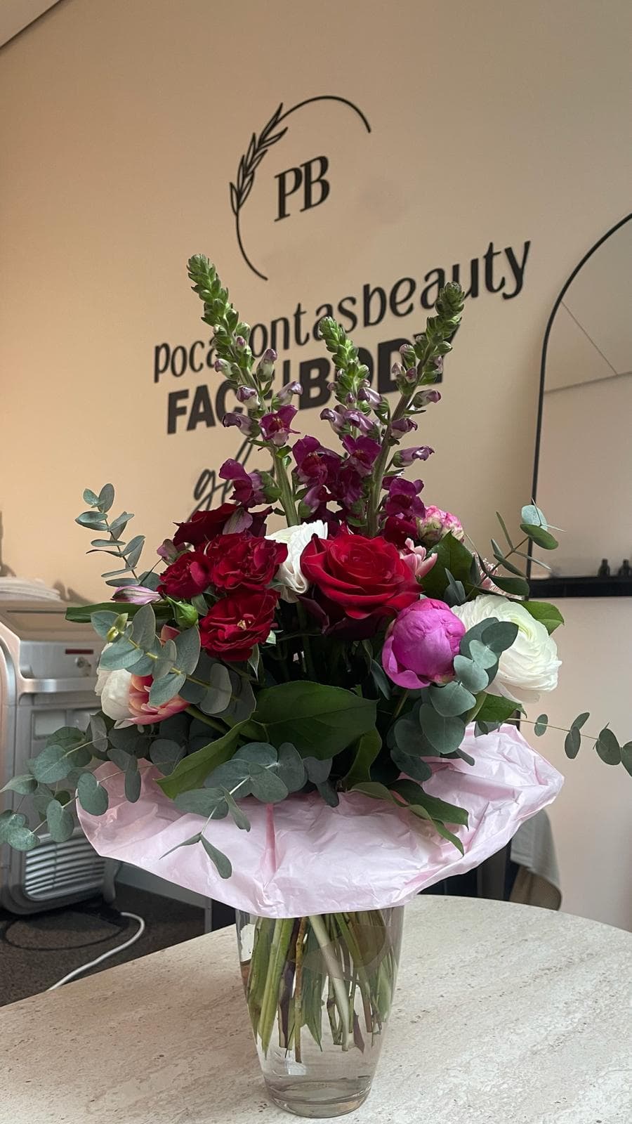 Nue Beauty Studio München – Behandlungsraum für Microblading