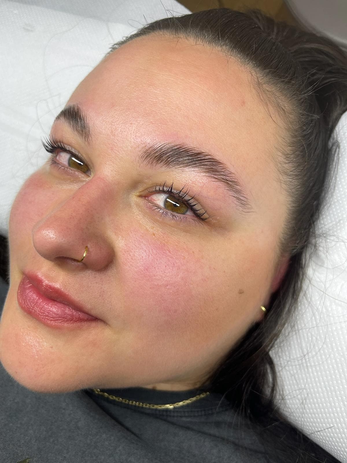 Augenbrauenlifting Frankfurt – Brow Lamination für definierte volle Brauen